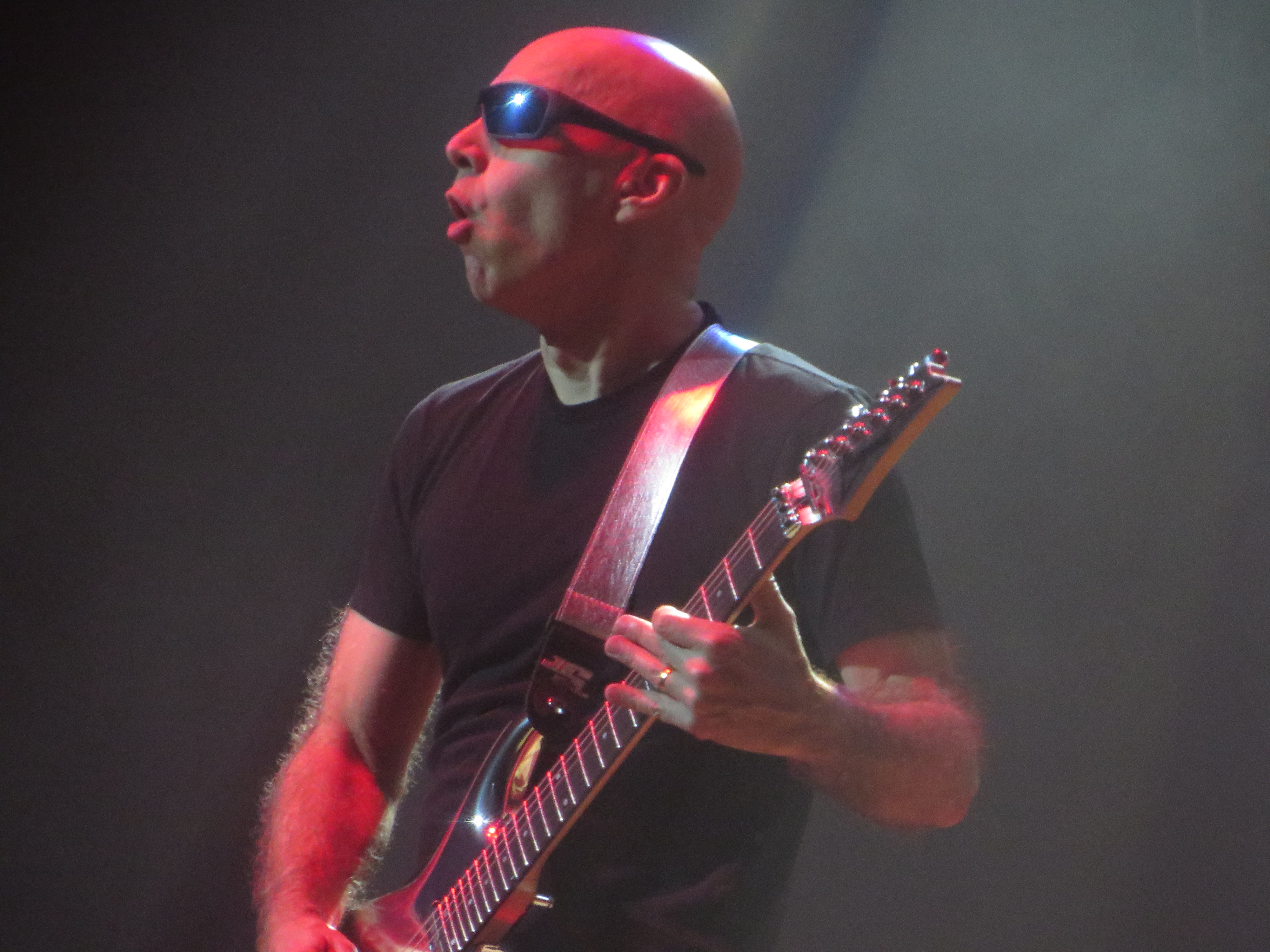 JoeSatriani2018-02-21MasseyHallTorontoCanada (18).JPG